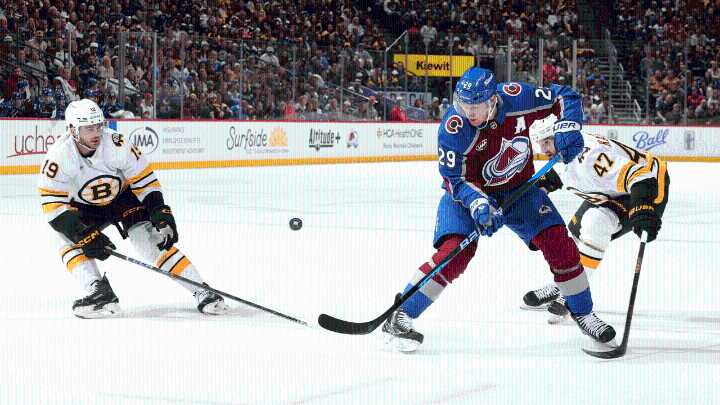MacKinnon scores 2 goals, Avalanche top Bruins
