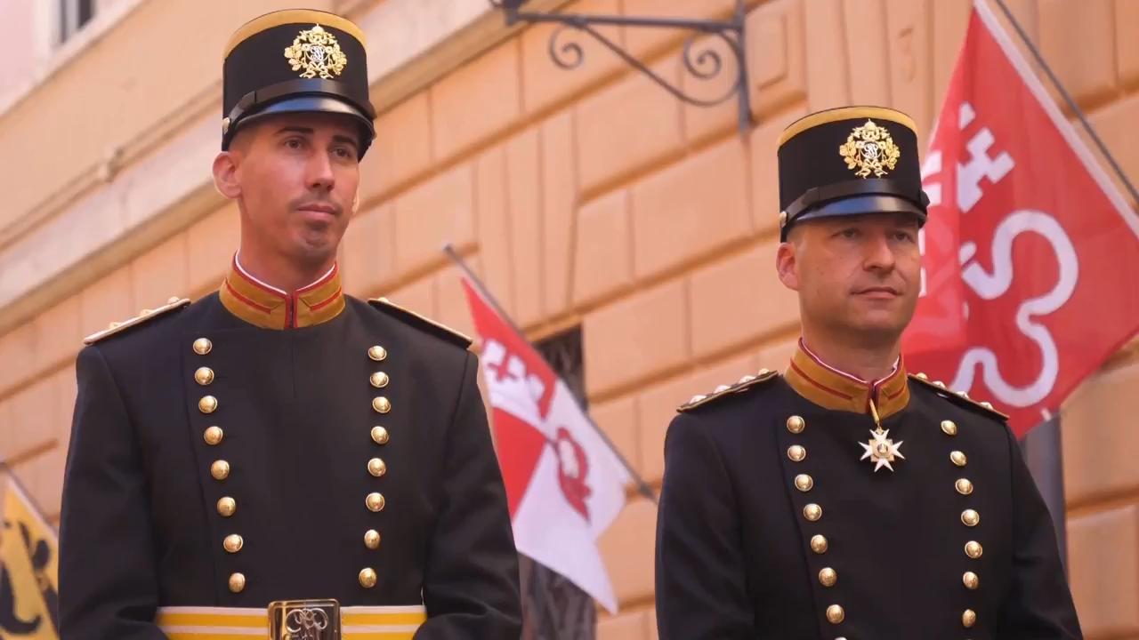 Pope's Swiss Guards get new uniforms