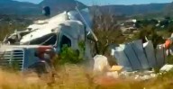 Accidente en la Morelia-Quiroga: tráiler se sale del camino