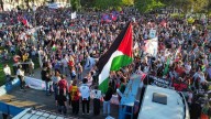 "Dos años del genocidio": Miles marchan en Santiago en apoyo al pueblo palestino