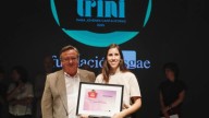 La aragonesa Ester Vallejo gana el I Premio SGAE Mari Trini para Jóvenes Cantautoras 2025
