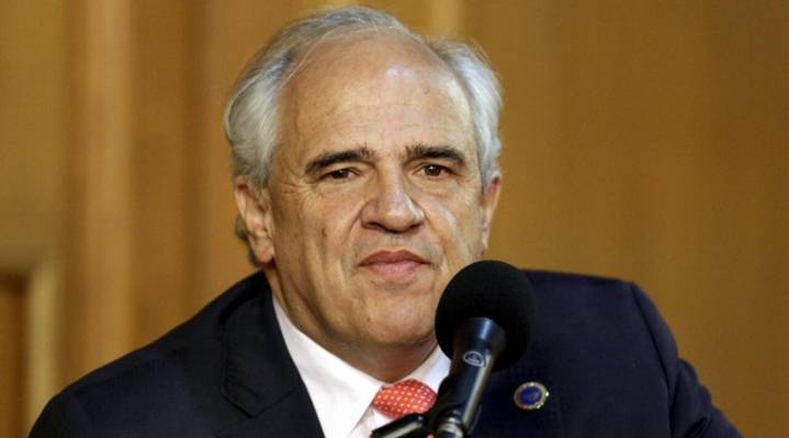 Ernesto Samper, exmandatario colombiano, denuncia los ataques de EE. UU. a embarcaciones en el Caribe.