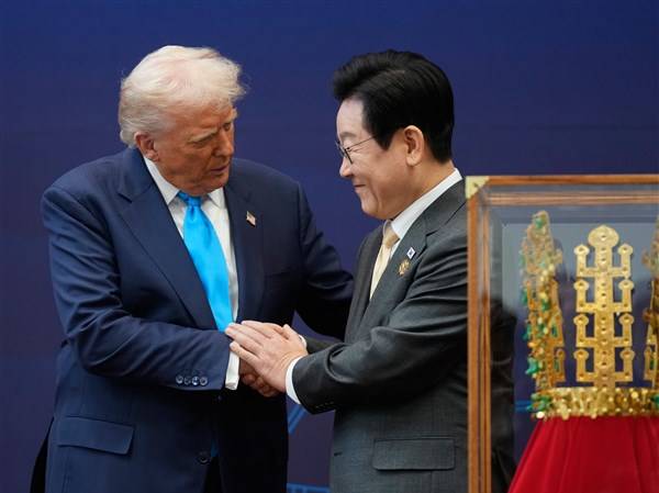Trump scores golden gifts as United States and Seoul advance trade talks