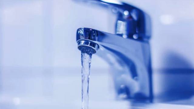 Emergency repairs underway after main line leak in Pittsburgh's Lincoln Place
