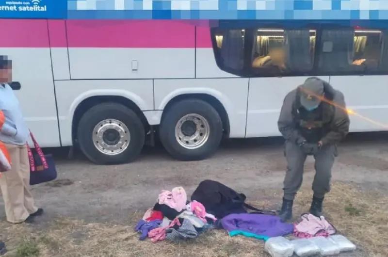 Detienen a una pasajera con más de 4kilos de marihuana en un colectivo de larga distancia