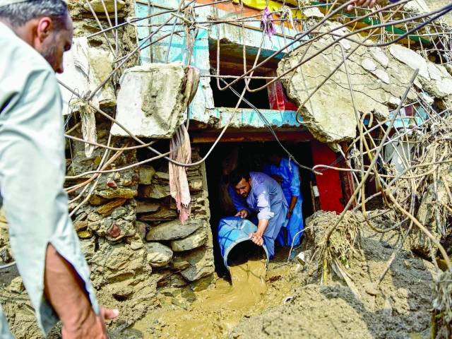 Traders protest against delay in flood compensation in Buner