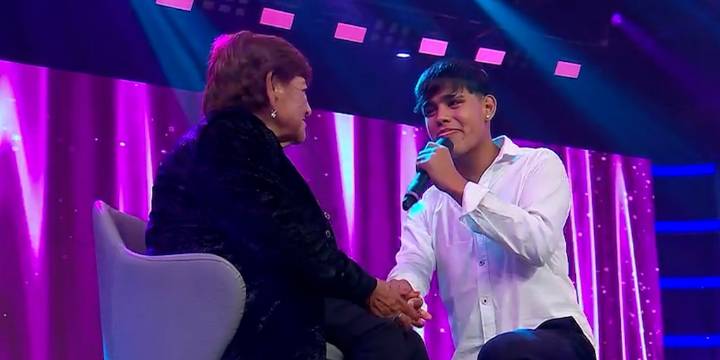 Tiene 15 años y conmovió a Guido Kaczka cantando un tema para su abuela: “El premio es para vos”