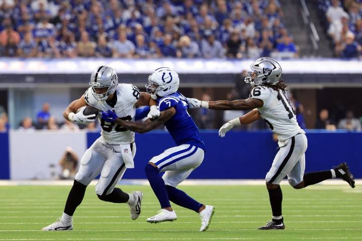 Colts Star Shockingly Ruled Out After Suffering Concerning Injury in Warmups
