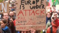 Miles de personas se manifiestan en Bruselas por una política climática más ambiciosa