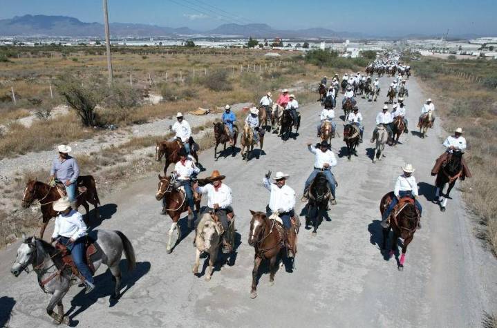 Cabalgata del Rodeo Saltillo 2025: Participan más de 400 jinetes
