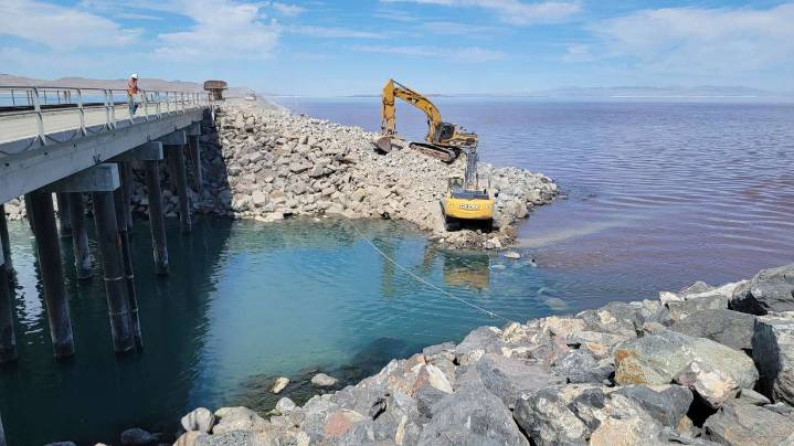 Utah lawmakers pass bill to raise Great Salt Lake berm during special session