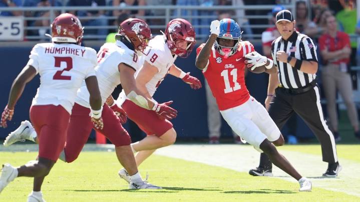 No. 4 Mississippi escapes against Washington State with a 24