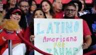 Aprobación de Trump entre hispanos cae drásticamente desde enero: encuesta AP
