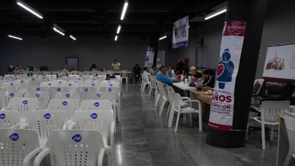 Llaman a ciudadanas a recoger tarjeta para pensión de mujeres