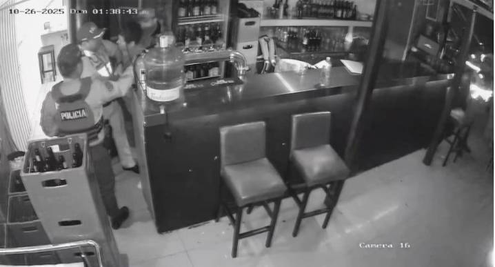Abogado acusa a policías de “sembrar” droga a su cliente (VIDEO)