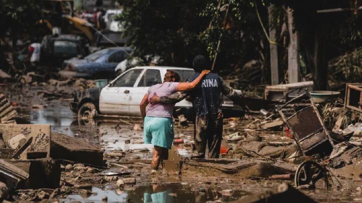 Lluvias dejan 76 muertos y 39 desaparecidos en cinco estados de México