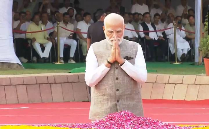 PM Modi pays tributes to Mahatma Gandhi, Lal Bahadur Shastri on their birth anniversary