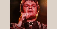Juan Gabriel regresa al Zócalo: Netflix proyectará su icónico concierto de Bellas Artes