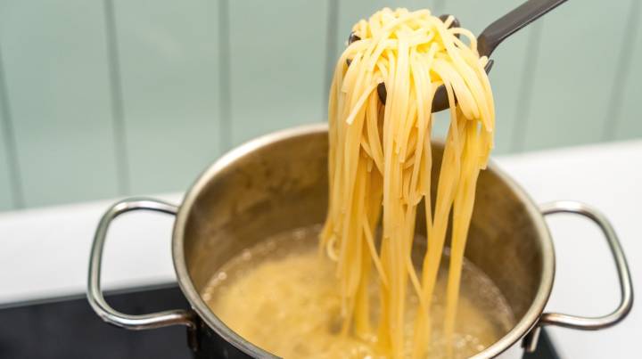 Throwing Spaghetti On The Wall Is A Messy Myth - Here's A Better Way To Check For Doneness