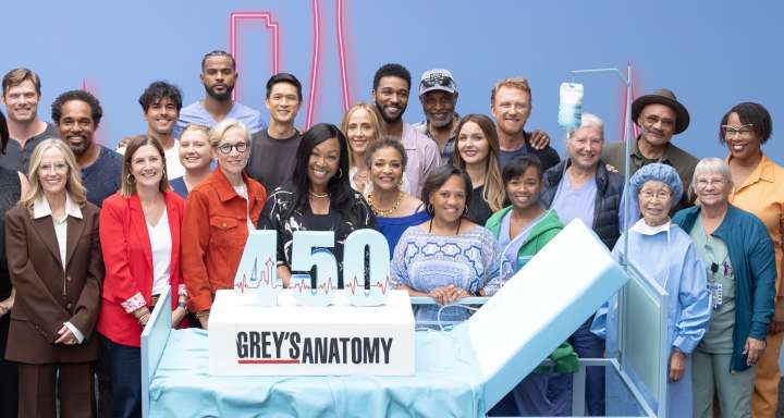 Shonda Rhimes Reunites With ‘Grey’s Anatomy’ Cast to Celebrate Show’s 450th Episode! | Anthony Hill, Betsy Beers, Camilla Luddington, Chandra Wilson, Chris Carmack, Debbie Allen, Greys Anatomy, James 