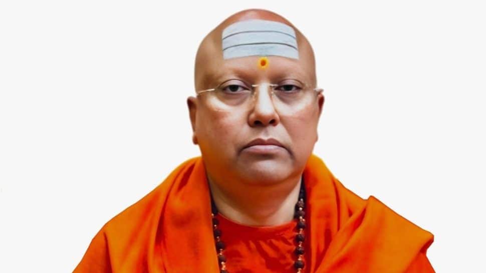'Looking For Sex Partner': Molester Baba's Explicit Chats Surface, Exposing Dubai Sheikh Lure