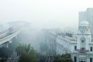 Smog continues to choke Lahore