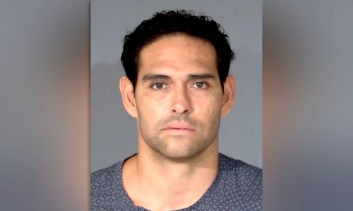 Former Jets QB Mark Sanchez leaves hospital, booked in jail
