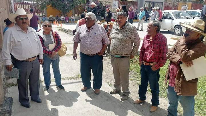 Pobladores de Tula exigen la trituración de lirio acuático y fumigación en la presa Endhó