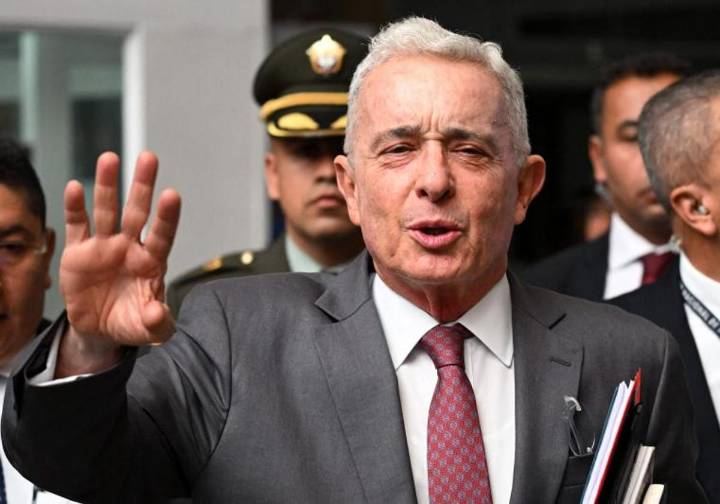 La Justicia colombiana revoca la condena de 12 años del expresidente Álvaro Uribe