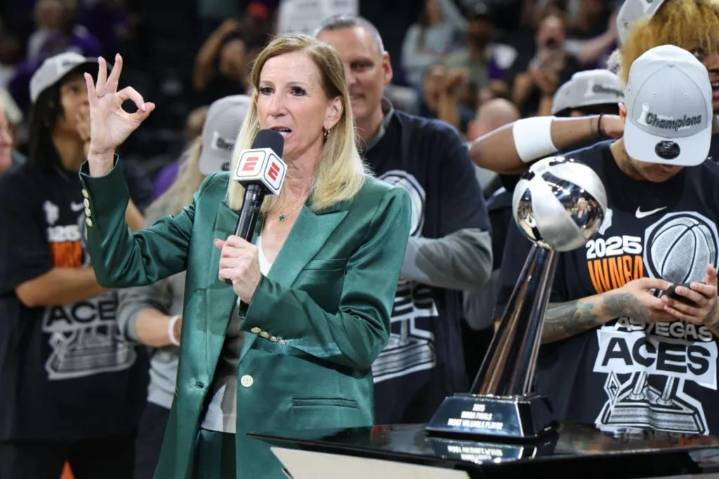 WNBA commissioner greeted with heavy boos during Aces championship trophy ceremony