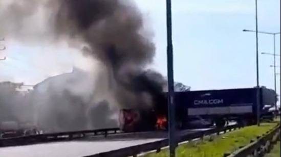 Fatal choque entre camiones y autos en Panamericana: tres muertos y varios heridos