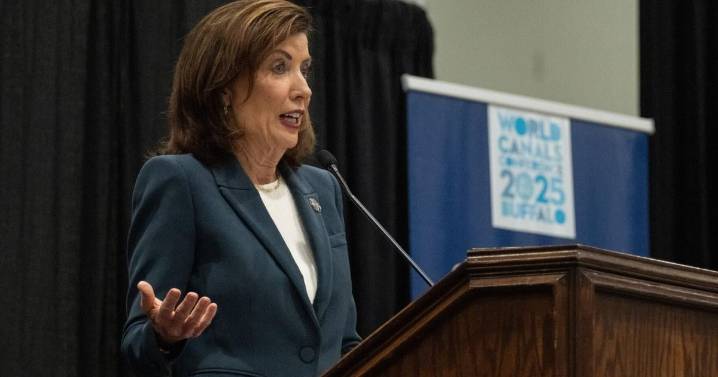 Hochul says Trump administration reneged on promise to fund SNAP, declares state of emergency