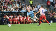 Un Atlético con 10 jugadores frena en Balaídos su racha victoriosa