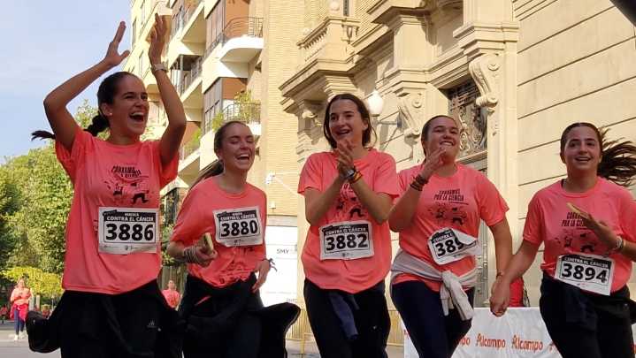 Carrera del Cáncer 2025: una marea de casi 4.000 personas convierte a Huesca en un latido rosa que pide más investigación