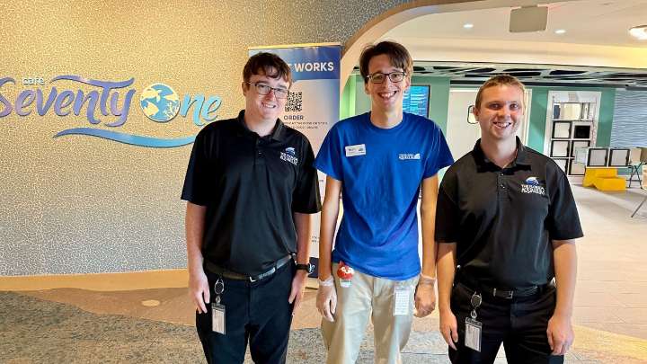 Transition Students Get Internships at the Florida Aquarium