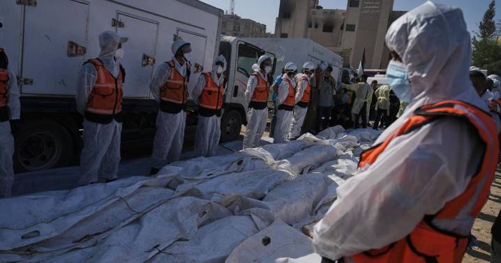Palestinos enfrentan macabra búsqueda de seres queridos entre restos entregados por Israel