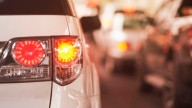 Ley de Tránsito: ¿cuántos metros antes de doblar debo encender la luz de giro?