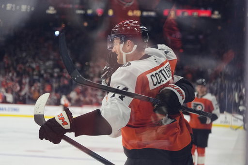 Sean Couturier's 4-point night lifts Flyers over Panthers in emotional home opener
