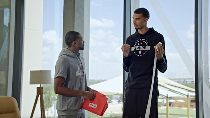 H-E-B and Spurs renew partnership with new commercials, fan events for NBA season