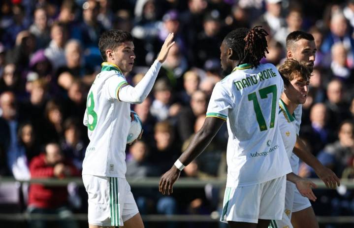 Golazo y asistencia de Soulé para llevar a Roma a la cima de Italia