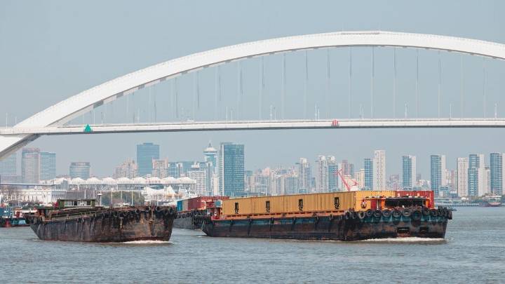 China y EEUU llevan su guerra comercial al mar