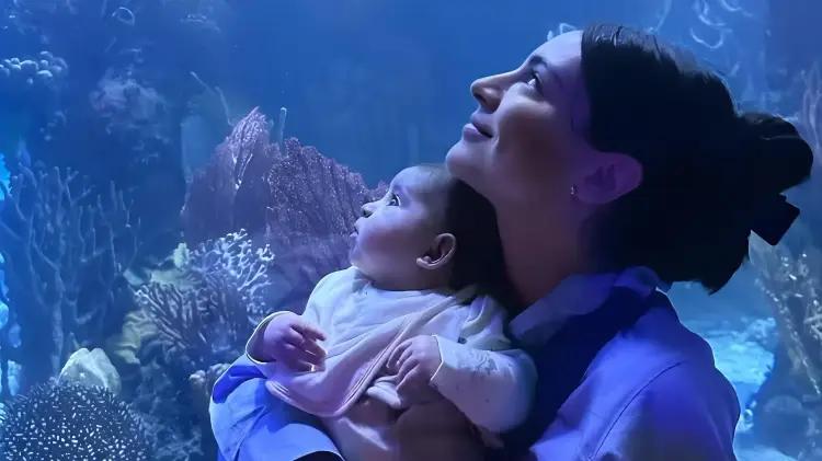 Ana Brenda Contreras comparte tierno momento con su hija Aria en el acuario