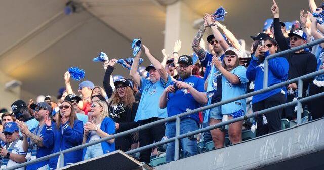 Photo Gallery: Dodgers outlast Jays 6-5 in 18-inning marathon World Series Game 3