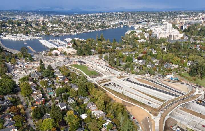 Seattle-area weekend traffic: Light rail repairs, 520 closure and more