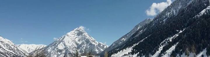 J&K’s Gurez Valley Sees Season’s First Snowfall