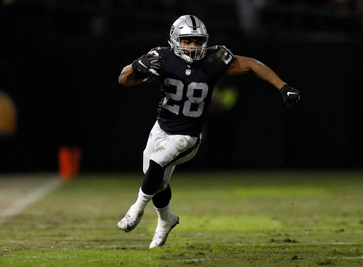 Ex-NFL running back Doug Martin dies in Oakland police custody, sources say