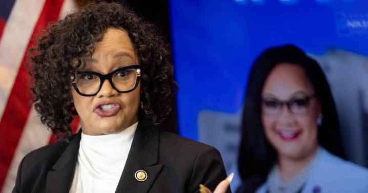 Rep. Williams presses White House on conditions in Atlanta’s ICE field office