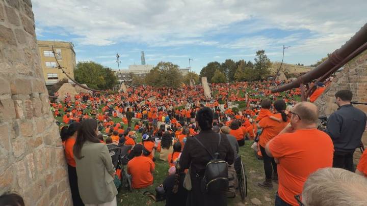 Thousands of Manitobans gather for National Day for Truth and Reconciliation