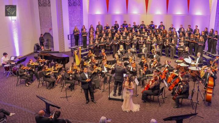 Colimense Miguel Ángel Alatorre participa en concierto internacional en Chicago
