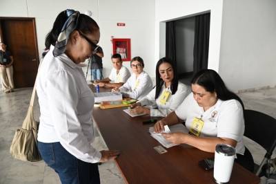 Trabajadores sindicalizados activos y ju…